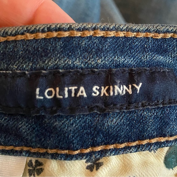 Lolita Skinny Distressed Lucky Brand Jeans. Size 28. - Picture 7 of 15